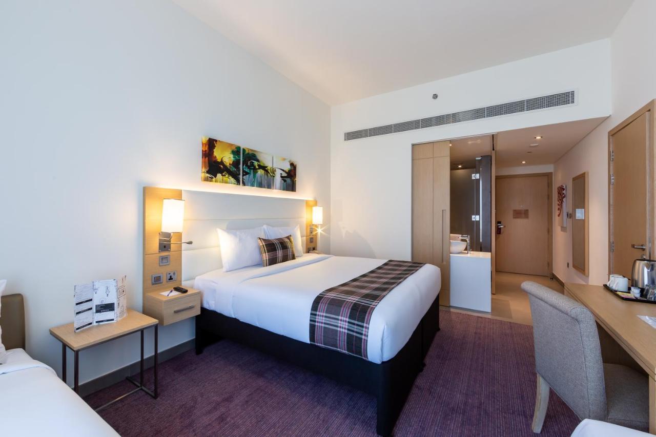 Premier Inn Dubai Dragon Mart Экстерьер фото